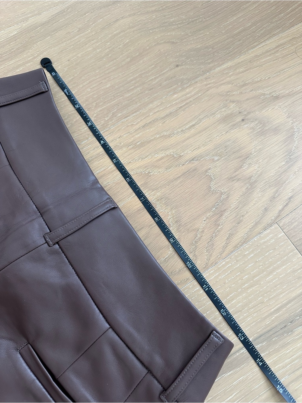 Express Brown Editor High Waisted Faux Leather Shorts Size 6 - Picture 11 of 12